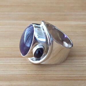 $68  Estate Ring  Sterling Silver  Size 7 & 3/4  Marked 925 STERLING MEXICO